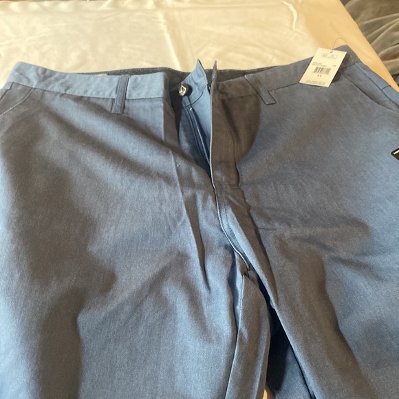 Volcom - Picture 3 of 4